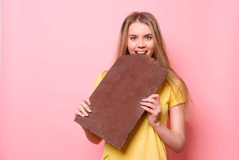Mybubelly-chocolat-pendant-les-menstruations-règles-hormones-du-bonheur-femme-soulager-les-douleurs-de-règles-menstruations-syndrome-pré-menstruel-rage-de-sucre-menstruation (1)