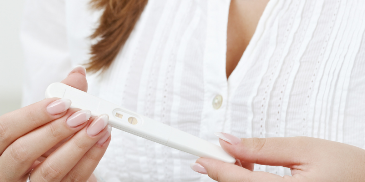 26-Peut-on-faire-un-test-de-grossesse-le-soir-728×509